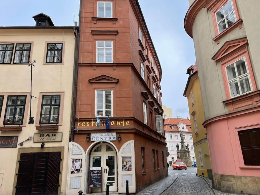 Cozygem Apt 2 Mins Walk Charles Bridge Lägenhet Prag